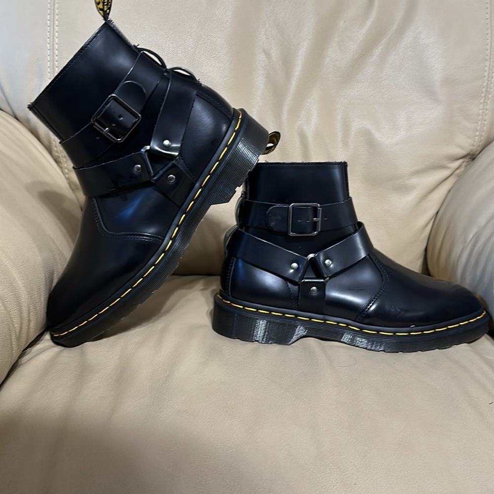 Dr Marten JAIMES size 9